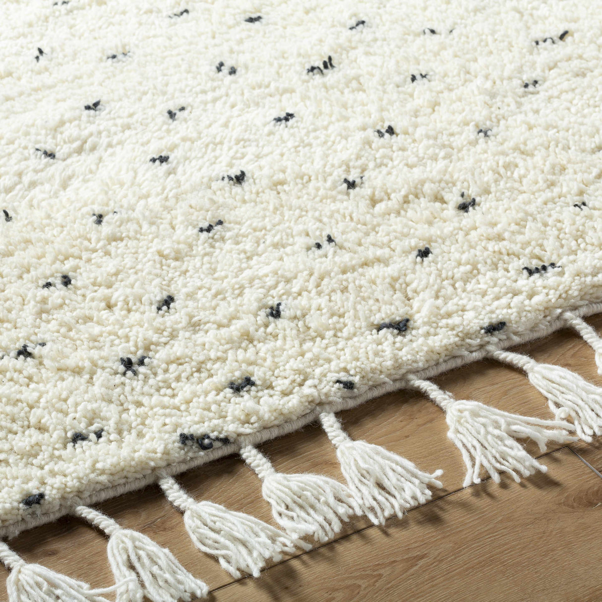 Yuuna Area Rug