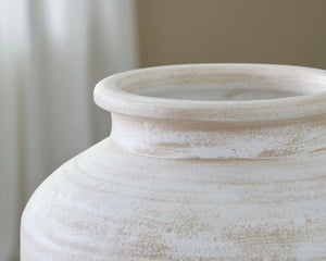 Meadie - 12" Vase - Best Buy Furniture