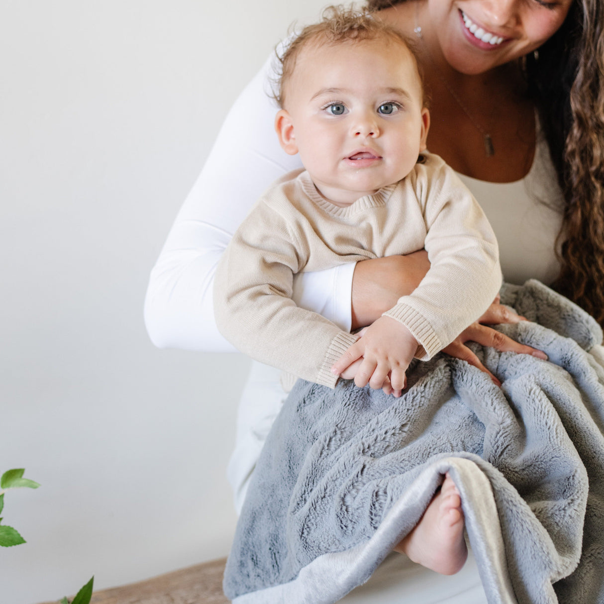 Lush Receiving Blanket 30x40 Inch by Saranoni