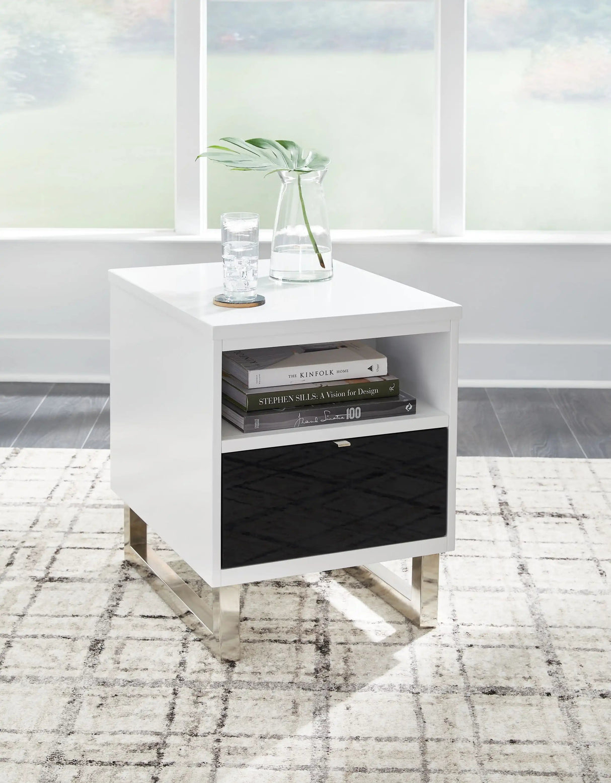 Gardoni - Chair Side End Table - White / Black - Best Buy Furniture