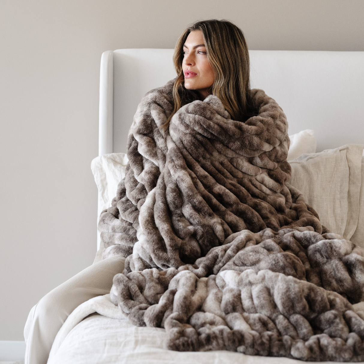 Double Ruched Faux Fur Throw Blankets