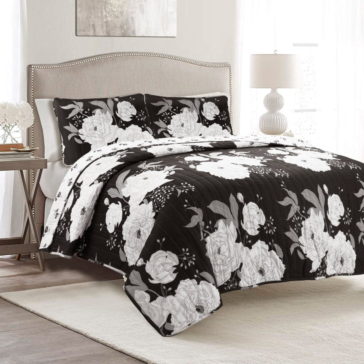 LushDecor Zinnia Floral 3 Piece Quilt Set in Black_Gray