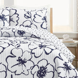 Scandinavian Floral Quilt 3 Piece Set