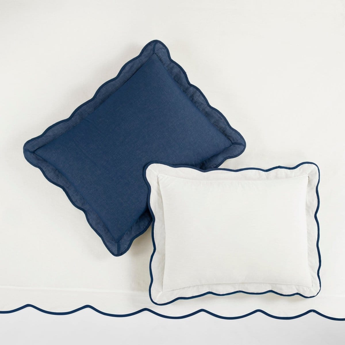 LushDecor Coastal Chic Scalloped Edge 100% Cotton Reversible Duvet Cover Set - view 17