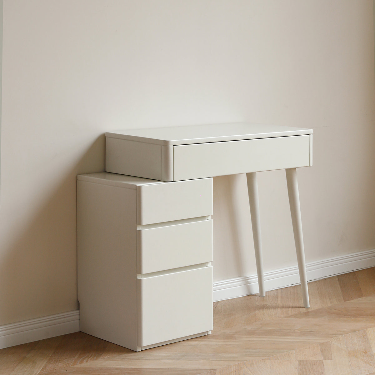 Solid Liriodendron Wood Dresser Table with Stool