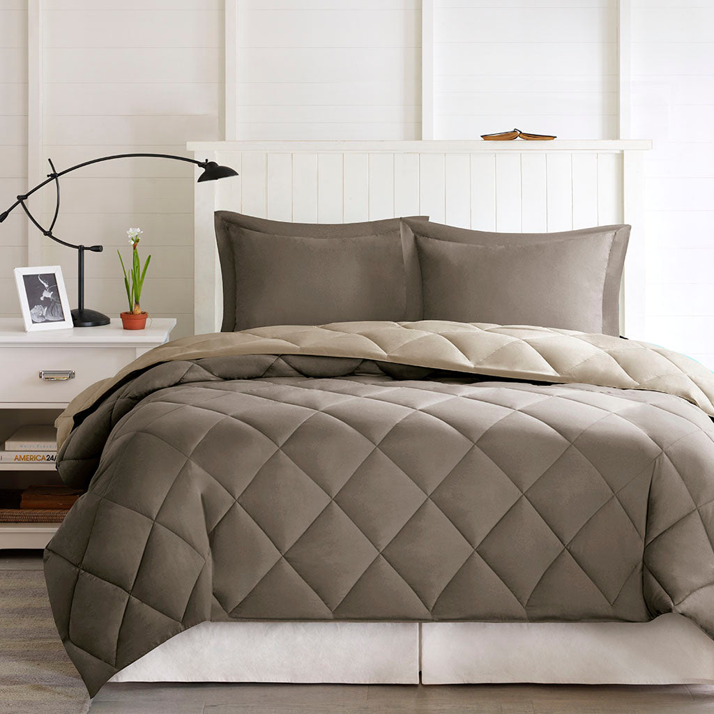 Full/Queen 3M Scotchgard Diamond Quilting Reversible Down Alternative Comforter Set