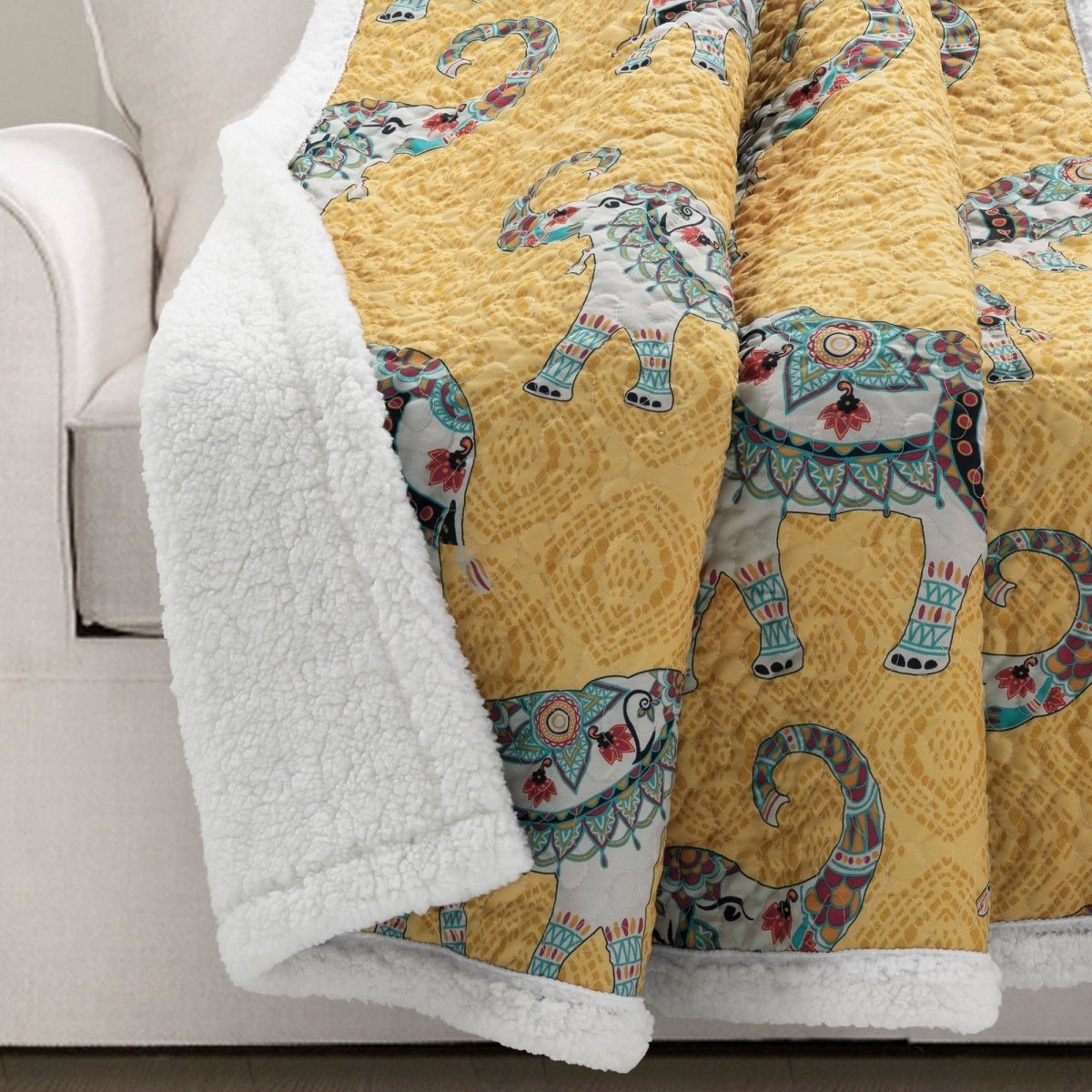 Hati Elephants Sherpa Throw