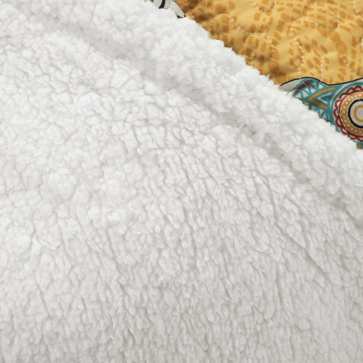 Hati Elephants Sherpa Throw