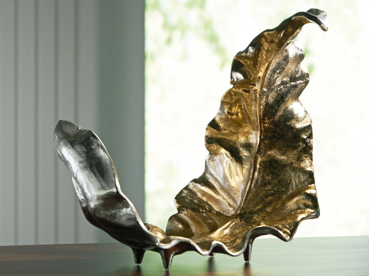 Darinsen - Sculpture - Gold / Silver Finish - Best Buy Furniture