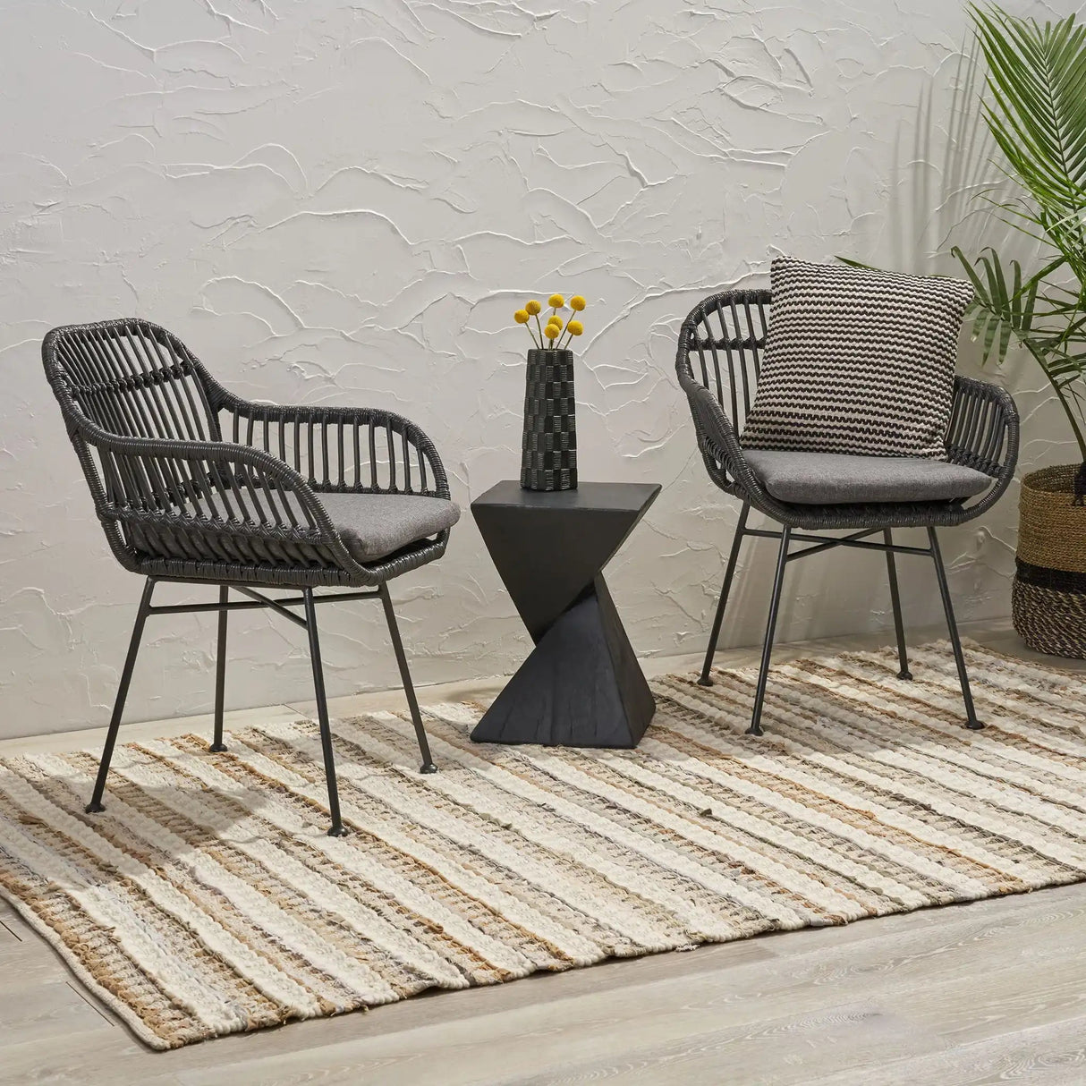 Outdoor Rattan Accent Chair With Metal Legs - Best Buy Furniture