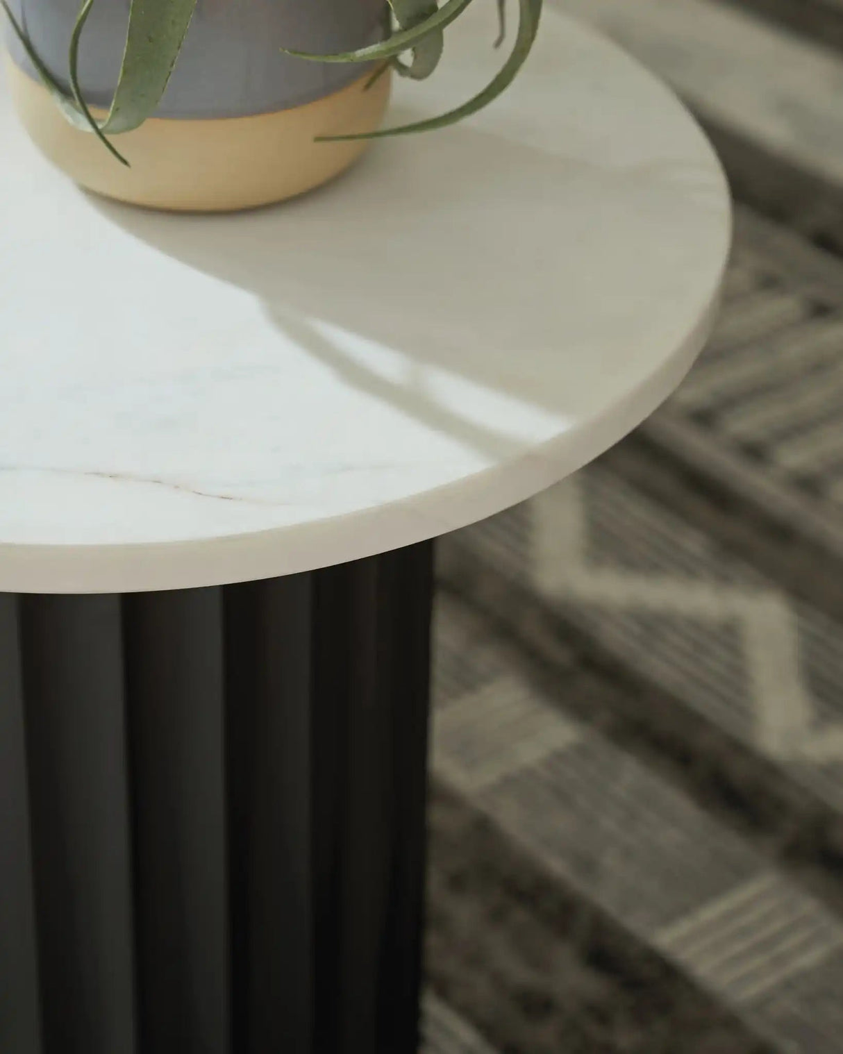 Wainstone - Accent Table - Black / White - Best Buy Furniture