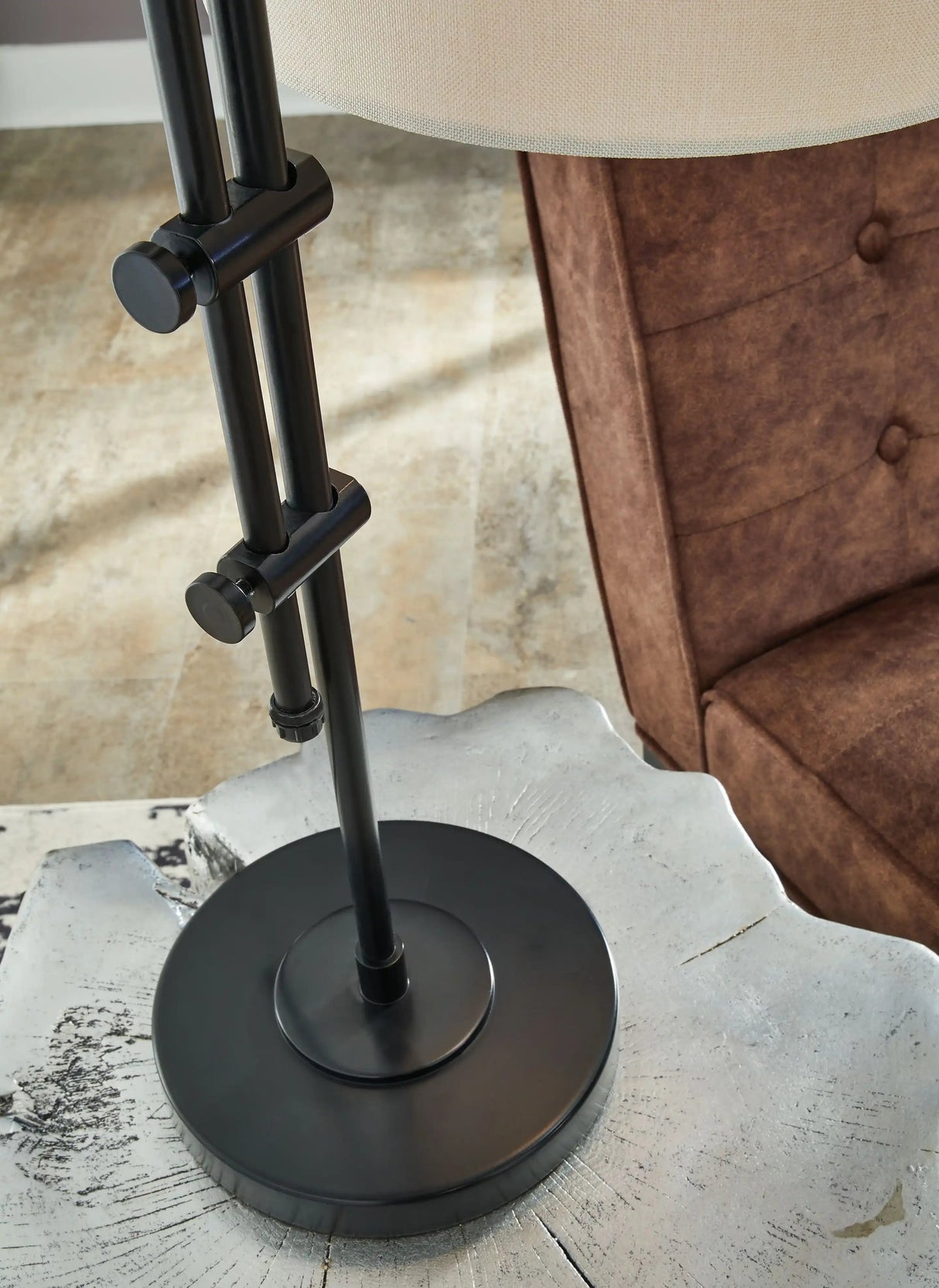 Baronvale - Metal Accent Lamp - Best Buy Furniture