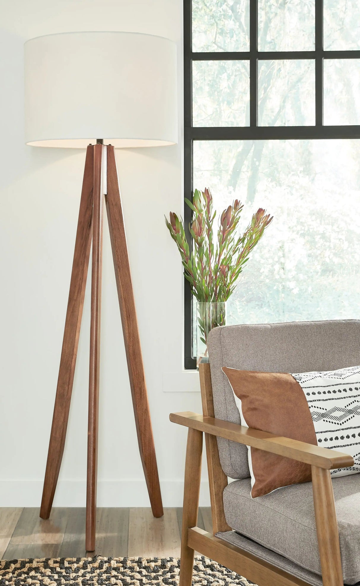 Dallson - Floor Lamp - Best Buy Furniture