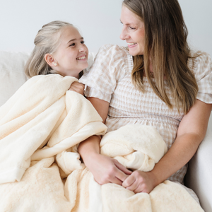 Lush XL Throw Blankets by Saranoni