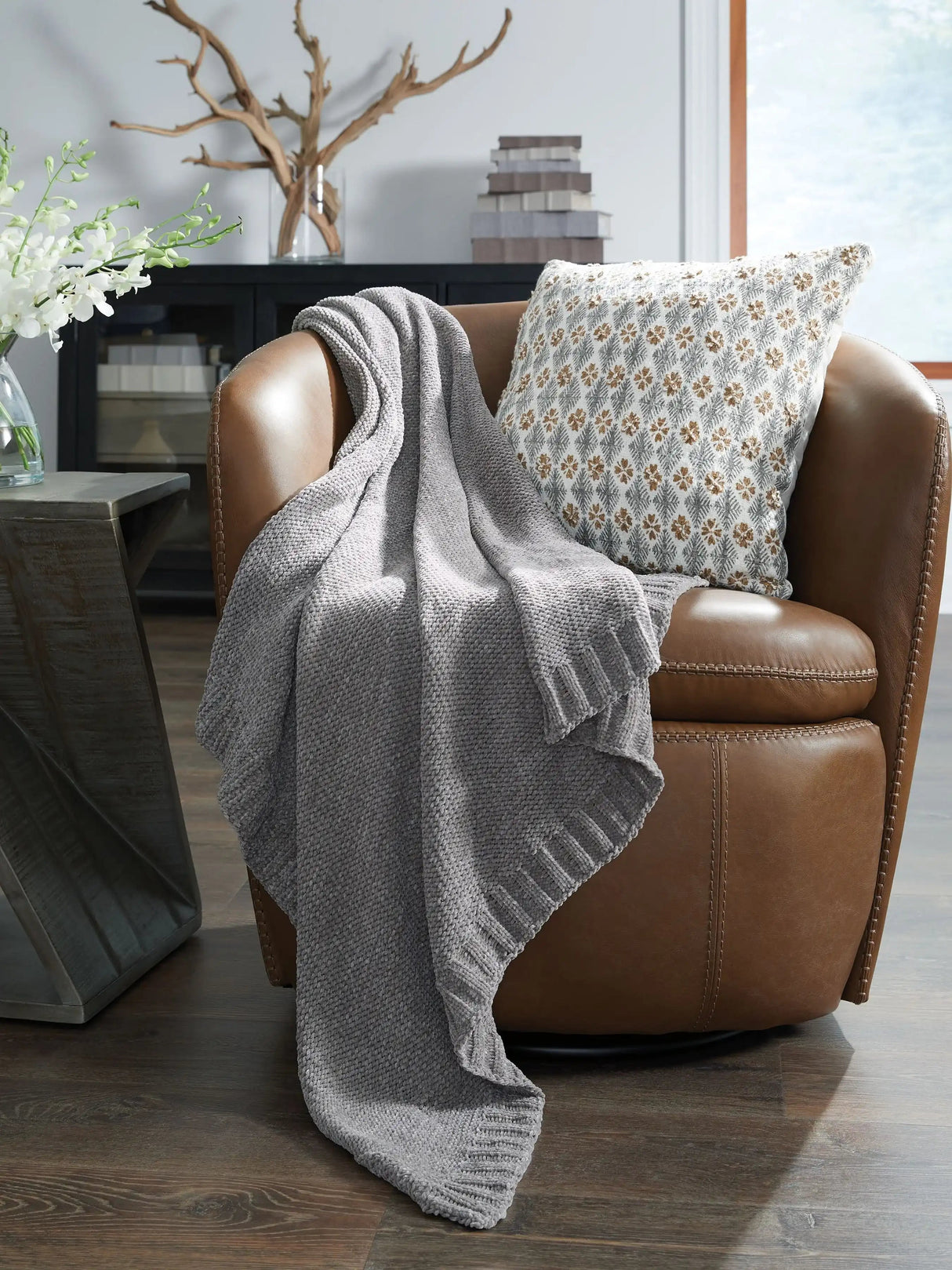 Anawood - Throw - Best Buy Furniture