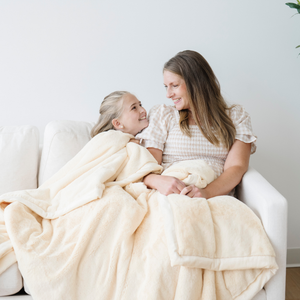 Lush XL Throw Blankets by Saranoni