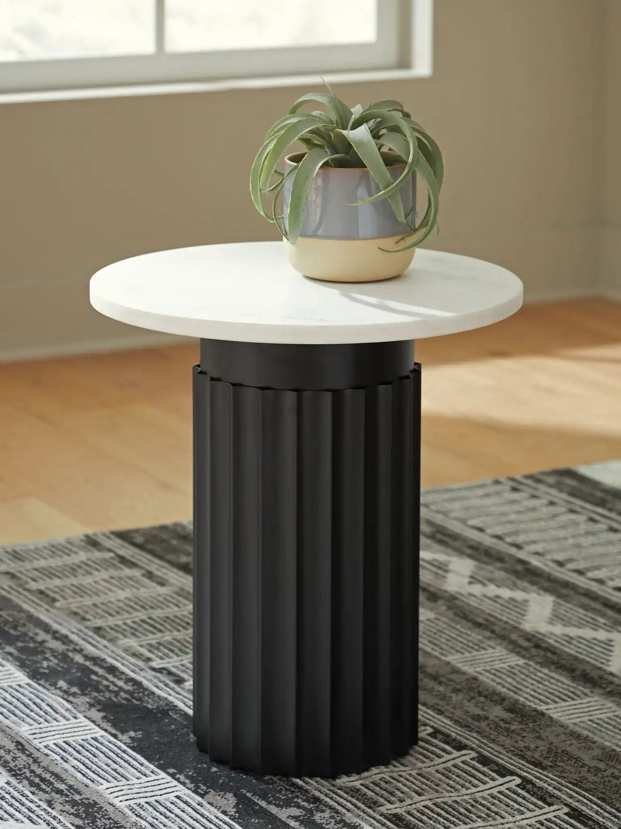 Wainstone - Accent Table - Black / White - Best Buy Furniture