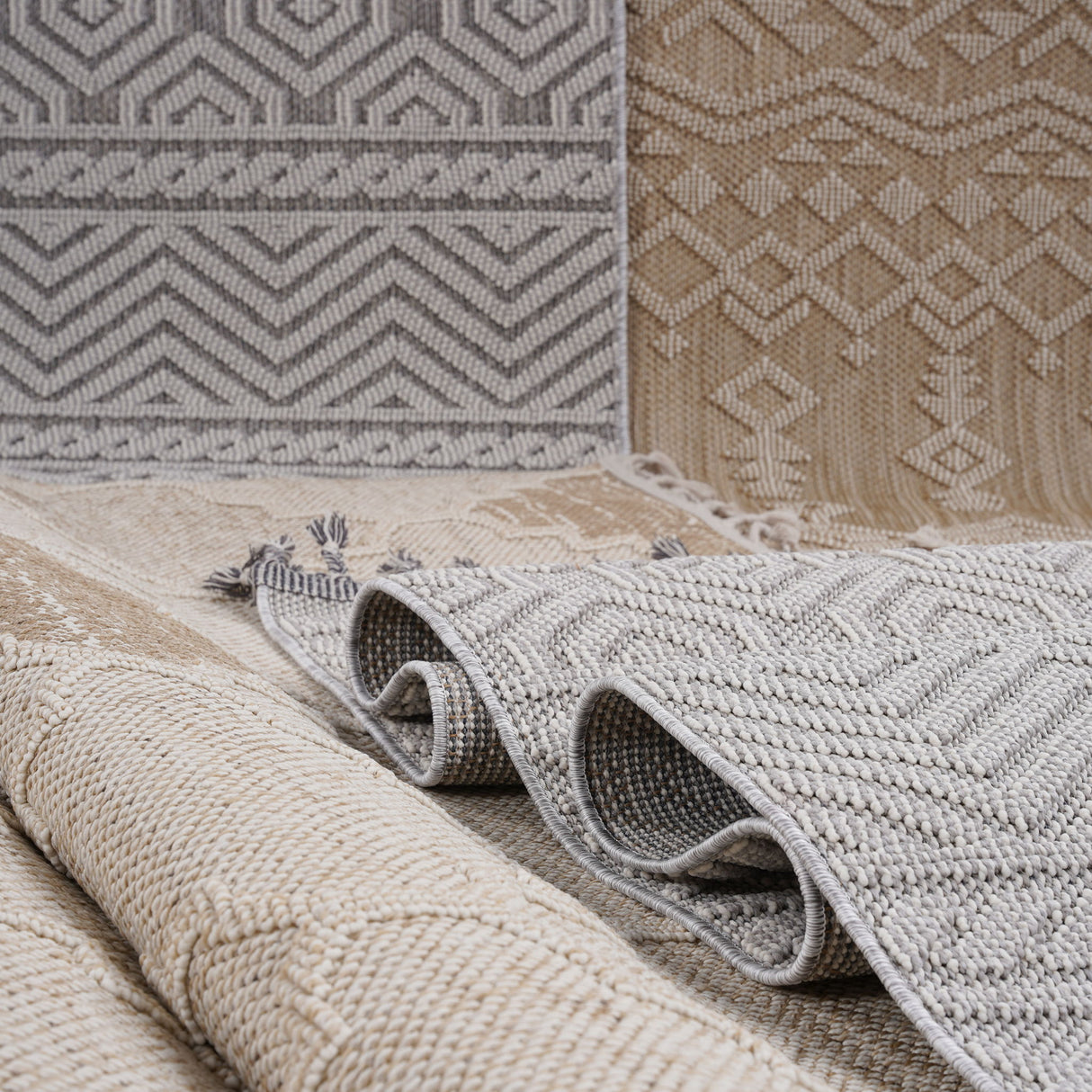 Guros - 8' X 10' Medallion Indoor / Outdoor Area Rug - Beige