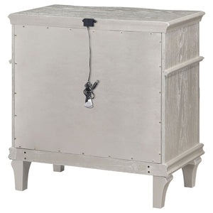 Evangeline - 3 Drawer Nightstand - Oak
