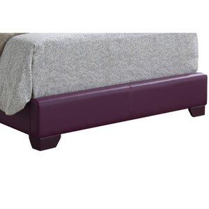 Elegant Platform Bed For Relaxed Spaces