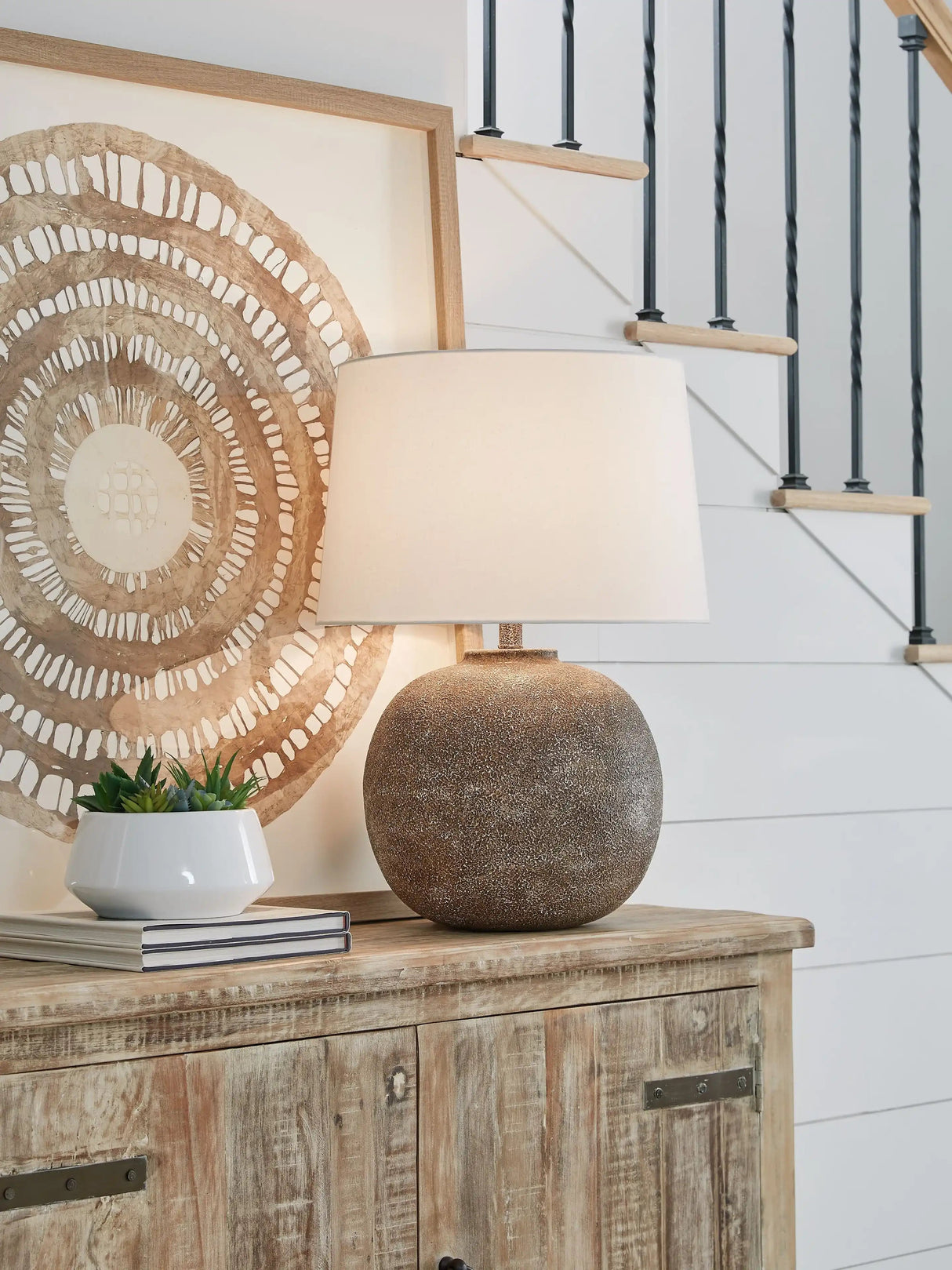 Neavesboro - Metal Table Lamp - Antique Brown / White - Best Buy Furniture
