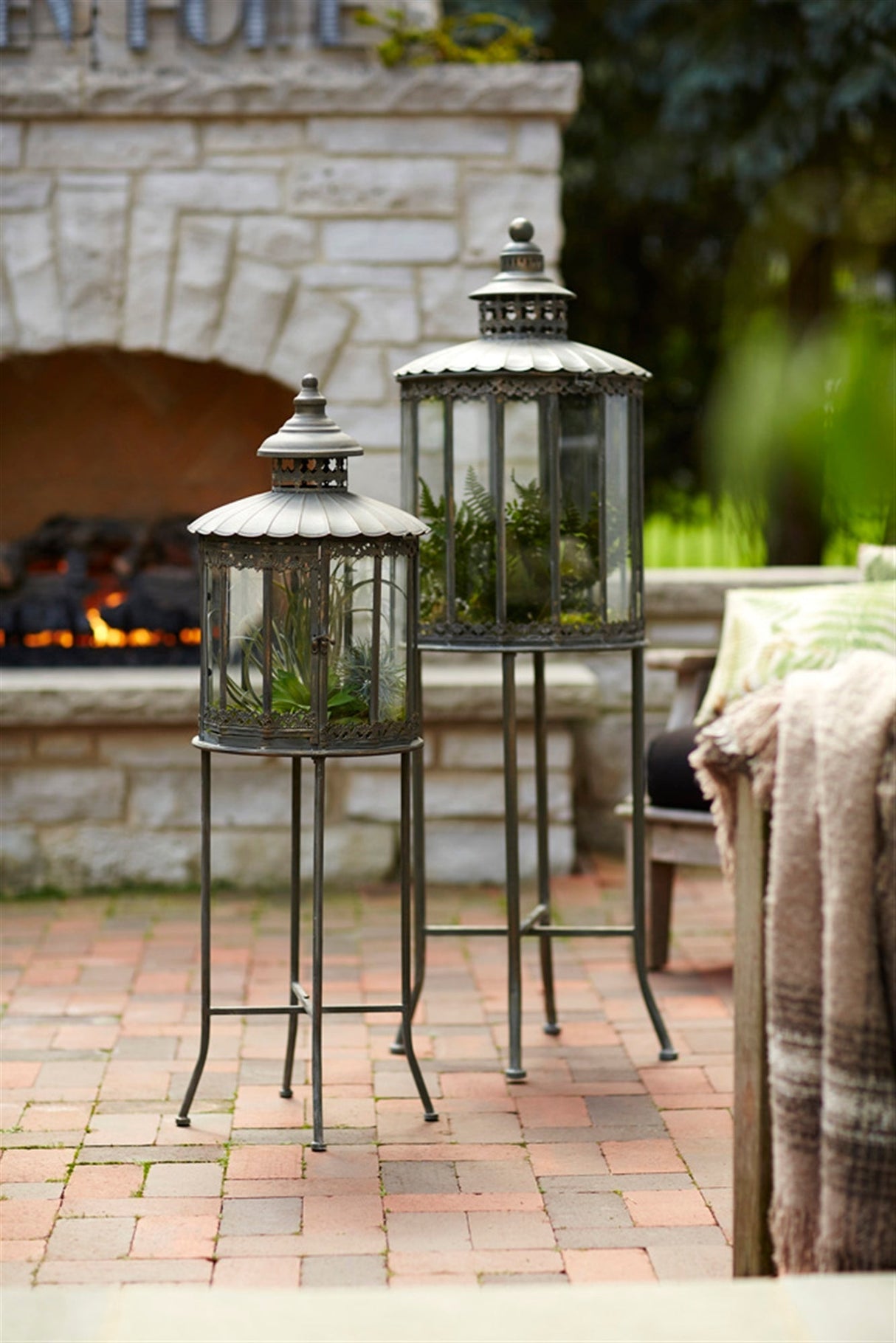 Ornamental-Metal-Lantern-with-Stand-(Set-of-2)-Christmas-Ornaments