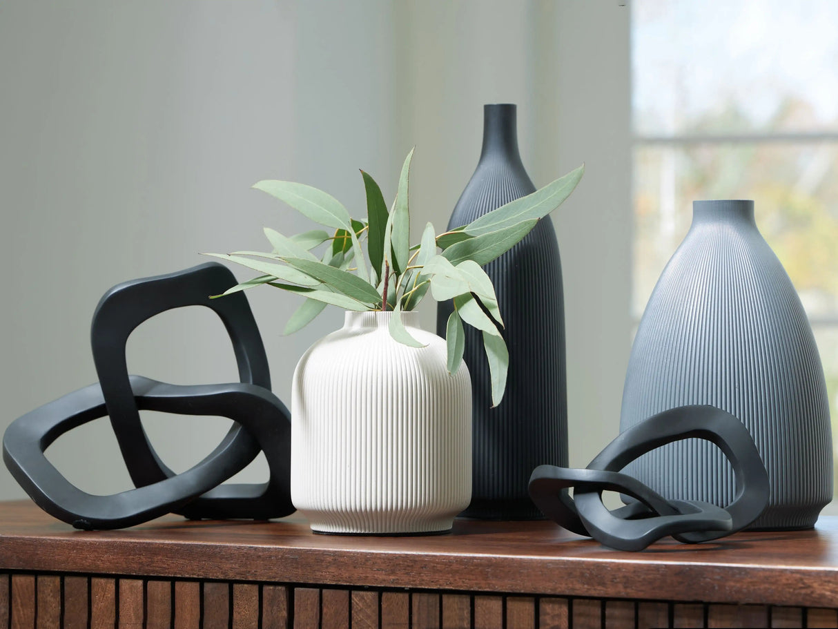 Leithick - Accessory Set (Set of 5) - Black / Tan / Gray - Best Buy Furniture