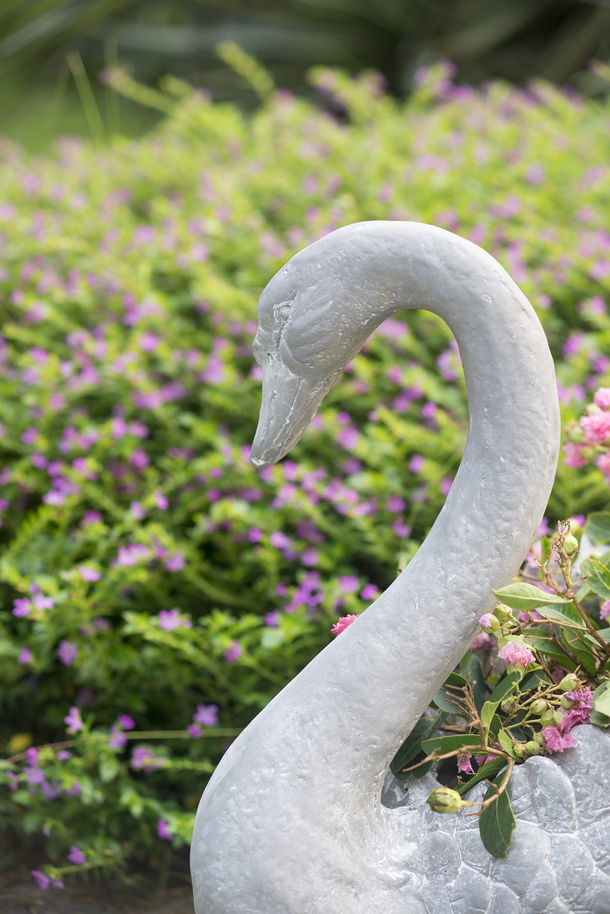 16.5x9x15.5" Mgo Swan Planter