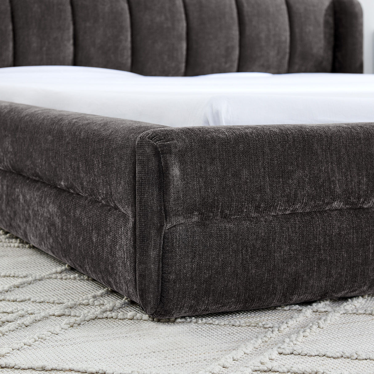 Modern Upholstered Bed Frame With Thick Fabric And Headboard