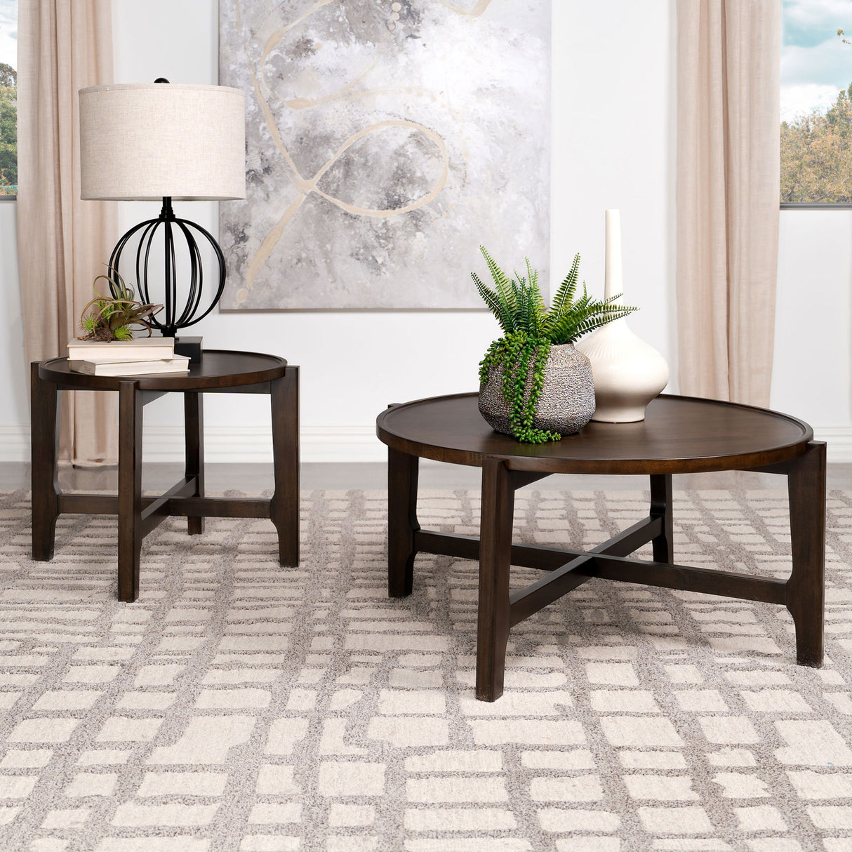 Mavis - Round Table