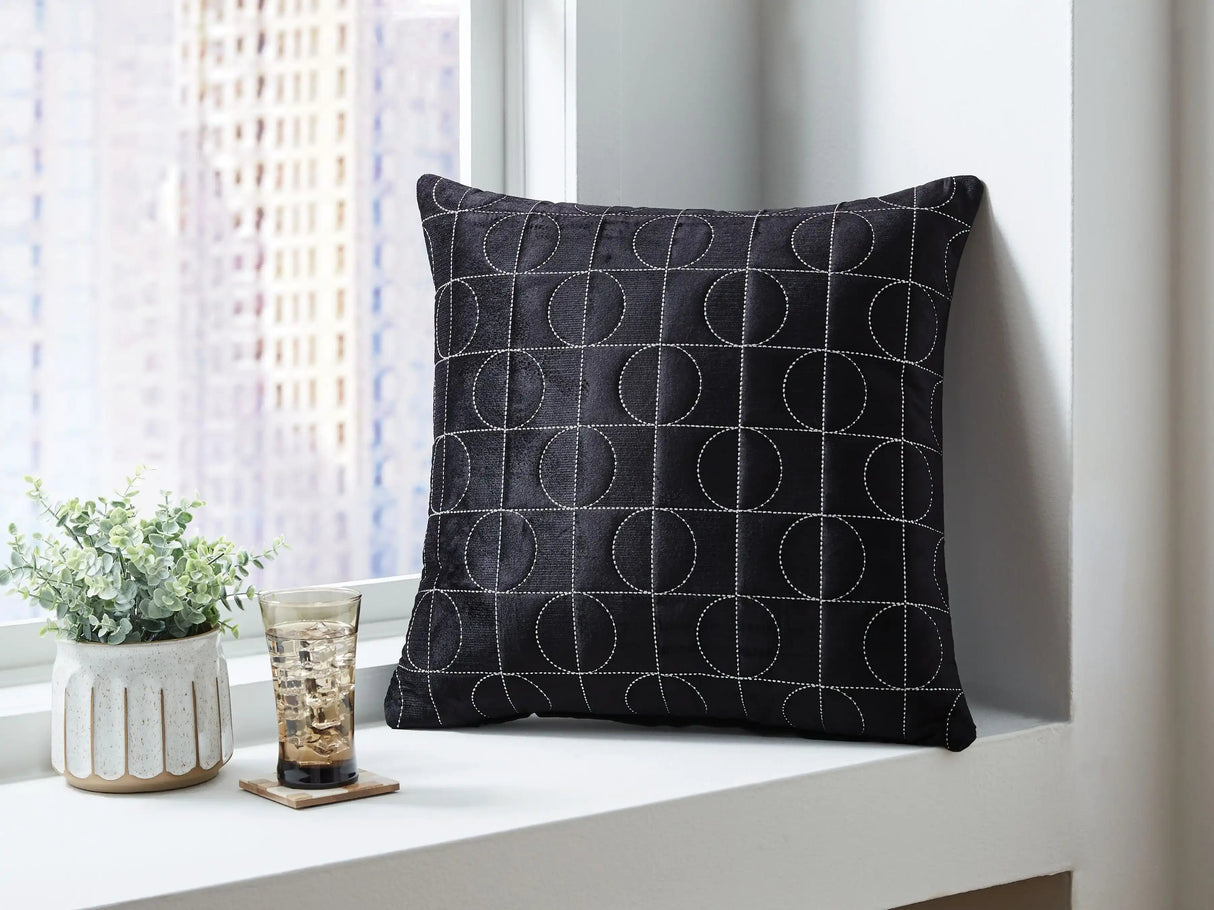 Kydner - Pillow - Best Buy Furniture