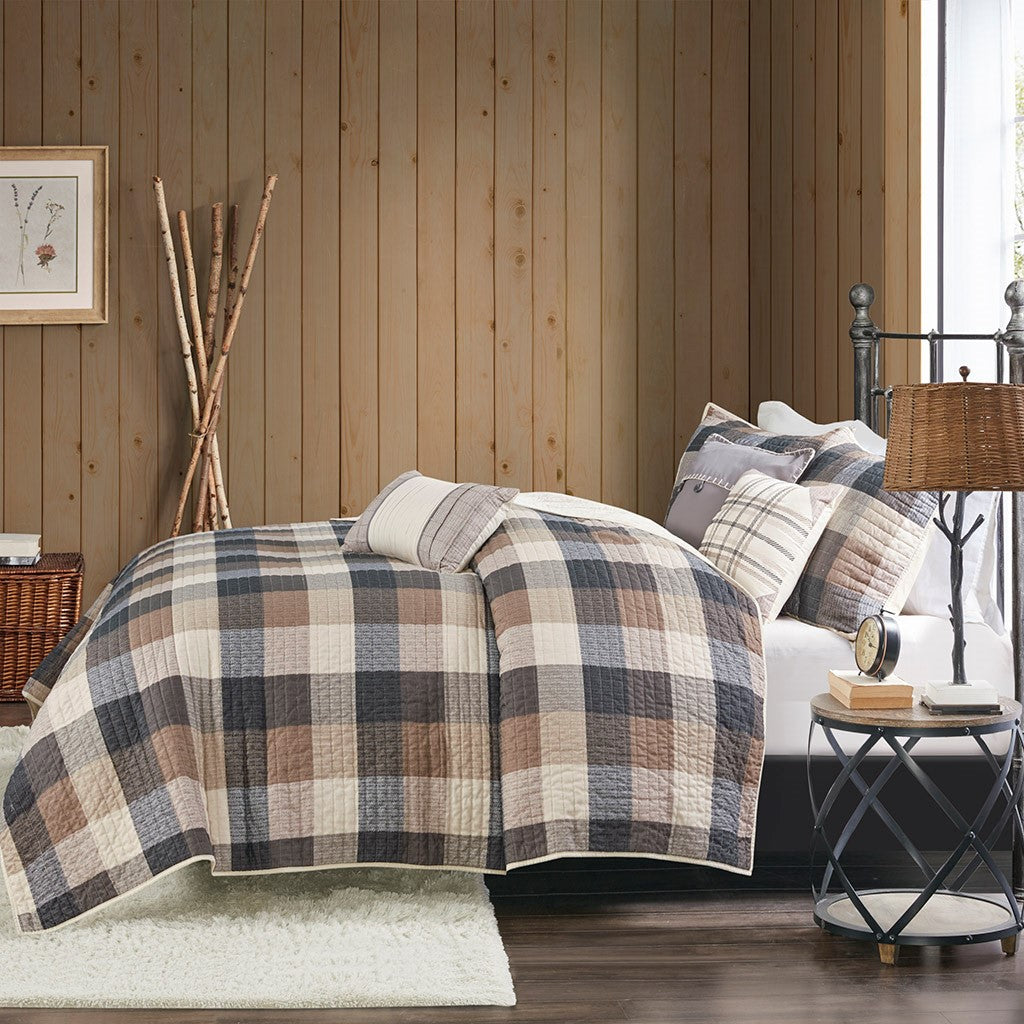 6 Piece Printed Herringbone Quilt Set with Throw Pillows