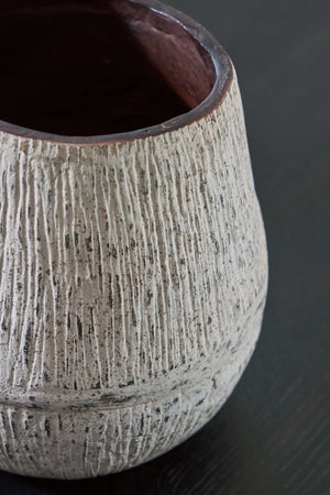 Claymount - Vase - Best Buy Furniture