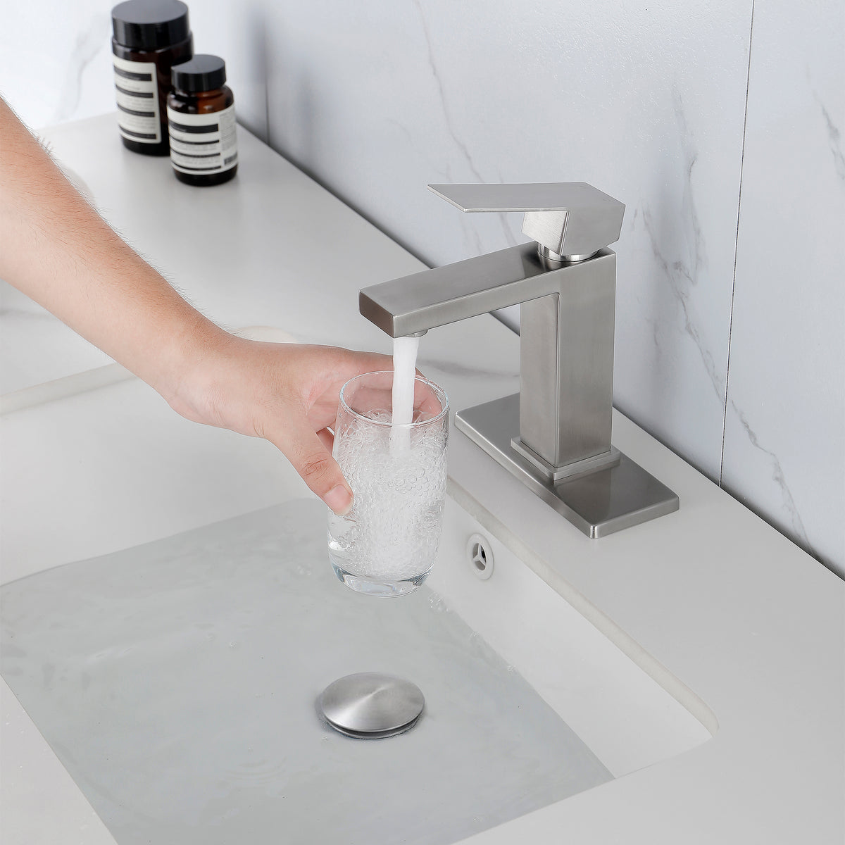 Single Handle Bathroom Sink Faucet with Pop-Up Drain