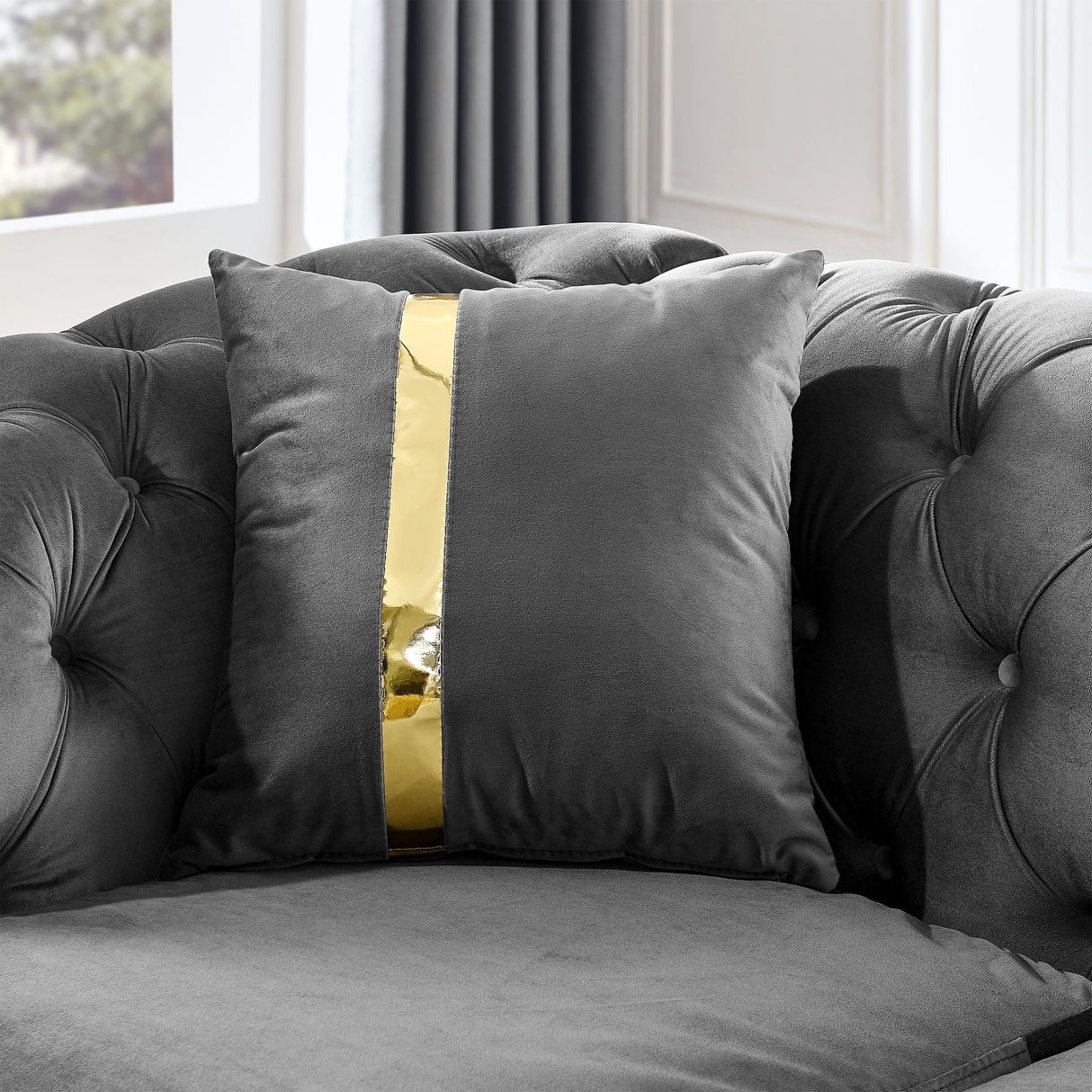 Button Tufted Couch With 2 Pillows, 3 Seater Luxury Chesterfield Sofa
