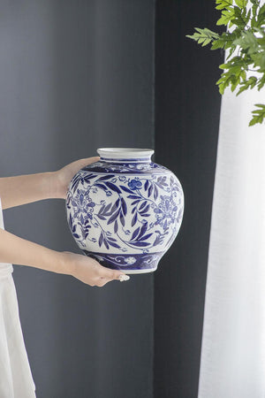 8.5x8.5x9" Porcelain Decorative Flower Vase