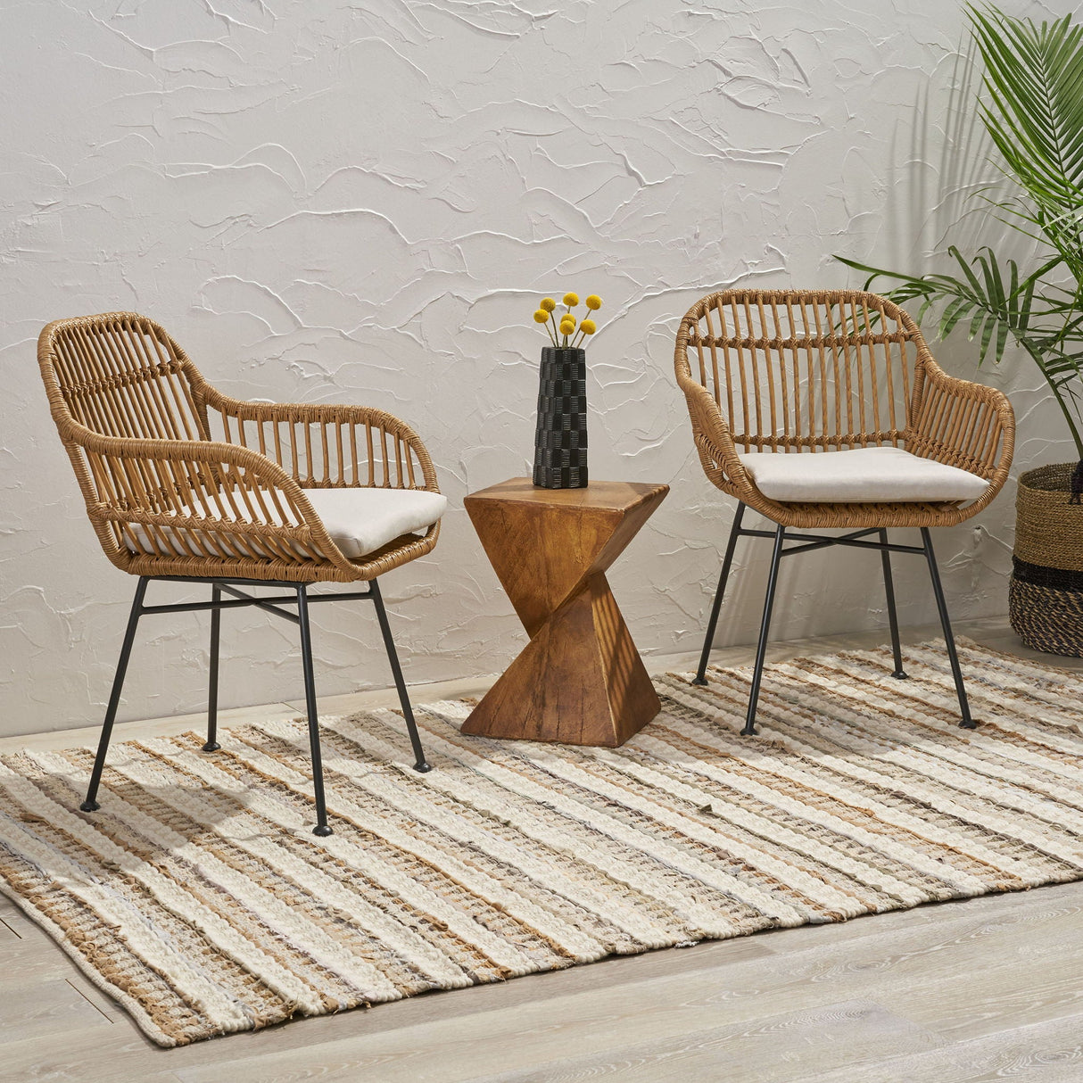 Outdoor Rattan Accent Chair With Metal Legs - Best Buy Furniture