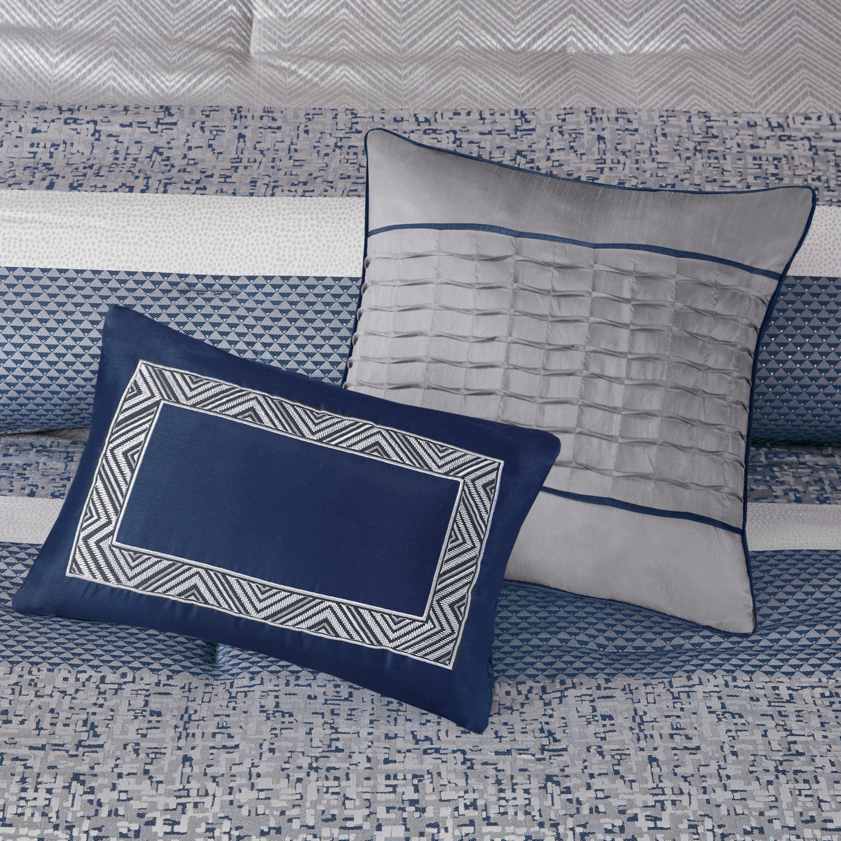 7 Piece Jacquard Comforter Set