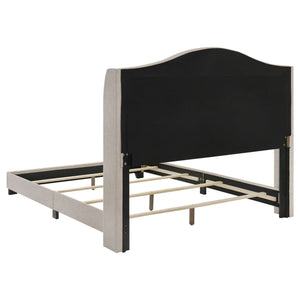 Maassluis - Bed With Button Tufted Headboard
