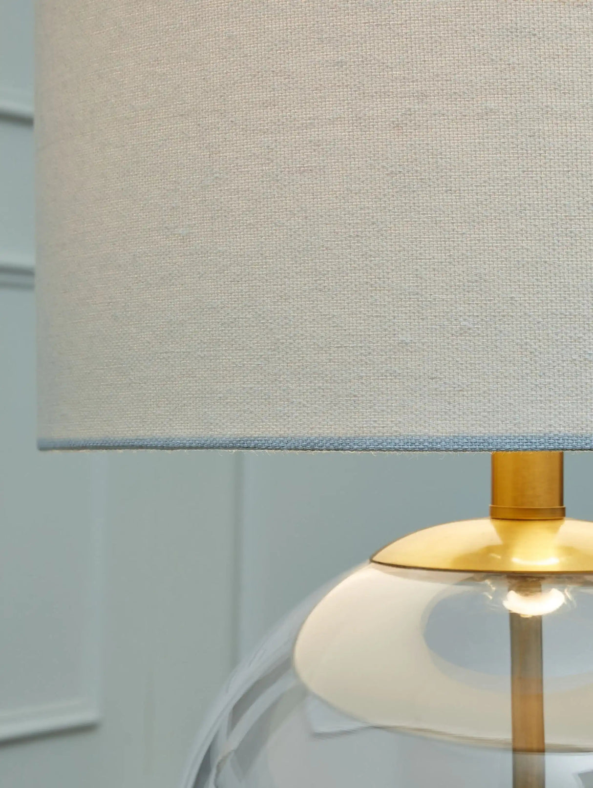 Samder - Glass Table Lamp - White - Best Buy Furniture