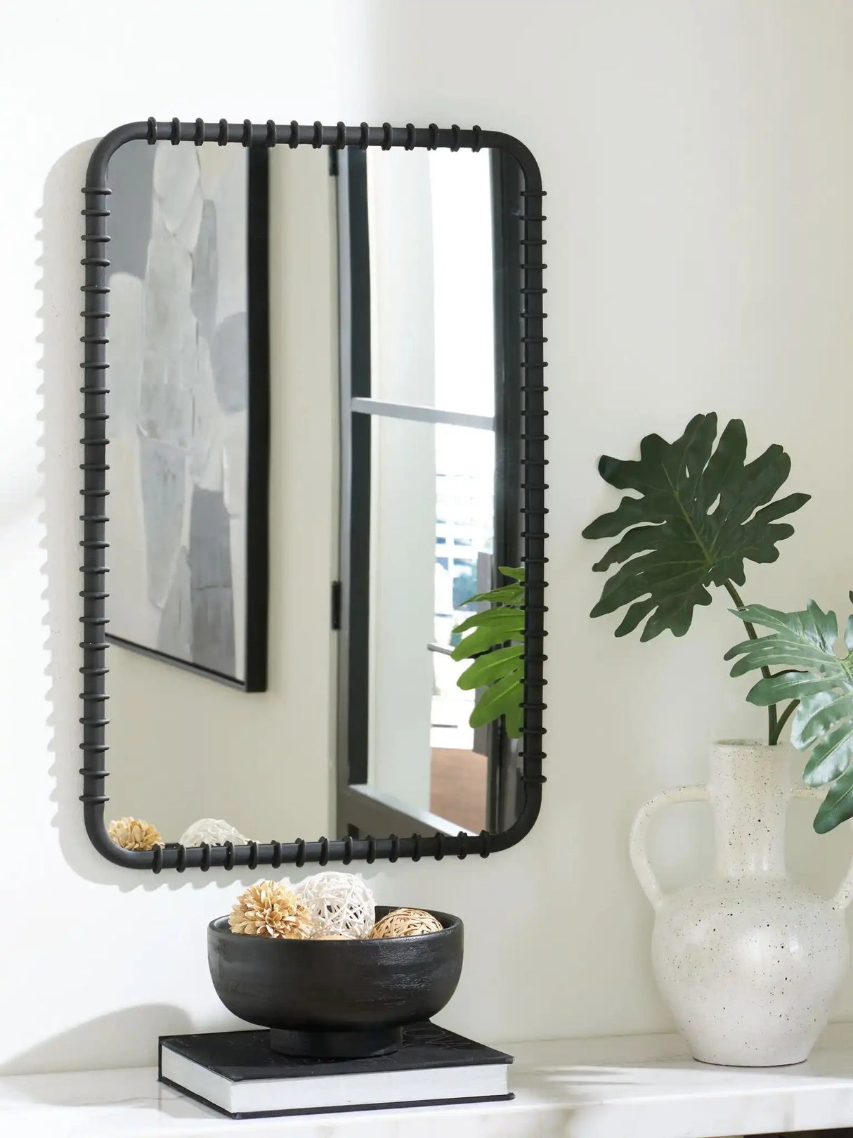 Judlow - Accent Mirror - Black - Best Buy Furniture