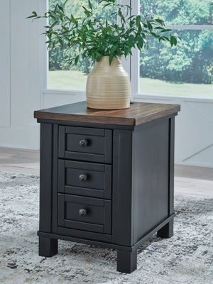 Wildenauer - Chair Side End Table - Brown / Black - Best Buy Furniture
