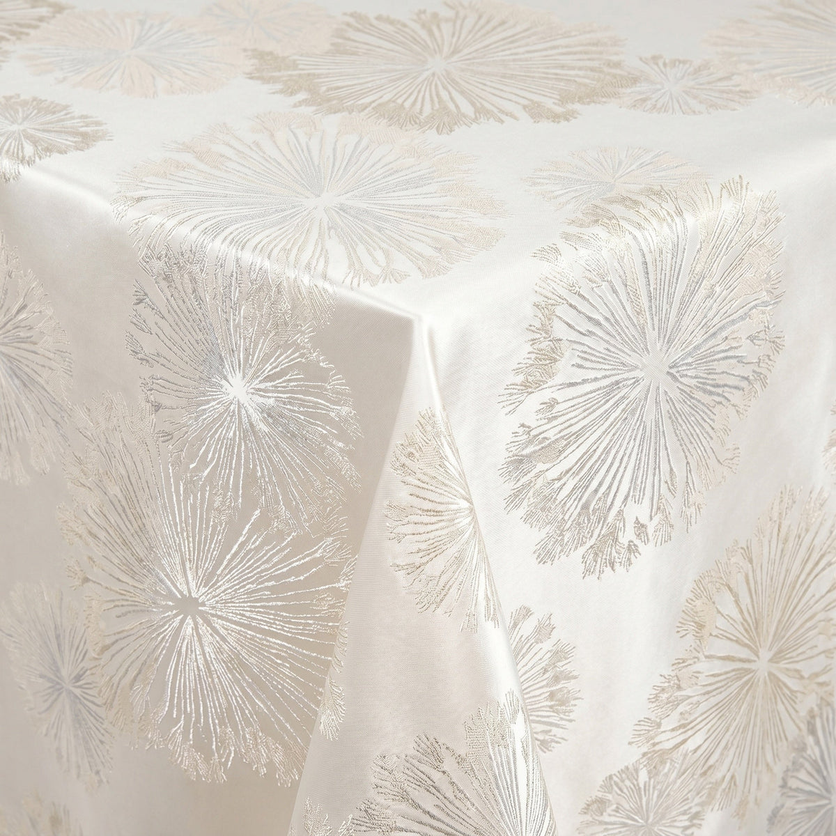 Allium Jacquard Tablecloth – Off White