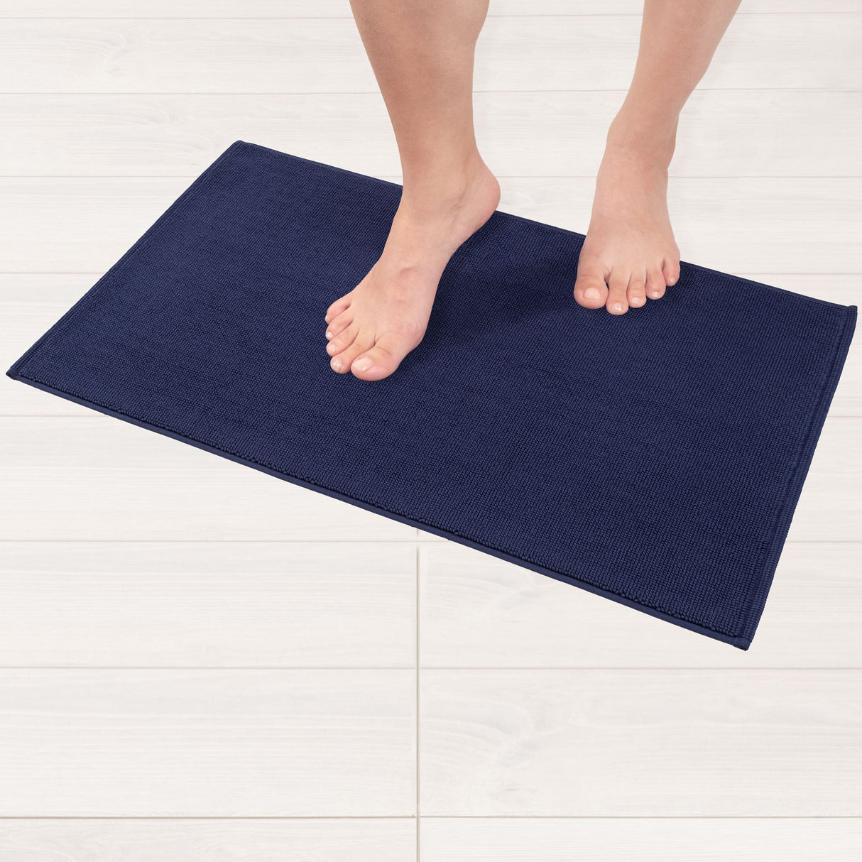 American Soft Linen 100% Cotton Bath Mat Rugs, 17x24 inches with Silicone Backing, Soft Absorbent Grip-Enhanced Bath Mats for Bathroom
