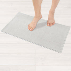 American Soft Linen 100% Cotton Bath Mat Rugs, 17x24 inches with Silicone Backing, Soft Absorbent Grip-Enhanced Bath Mats for Bathroom