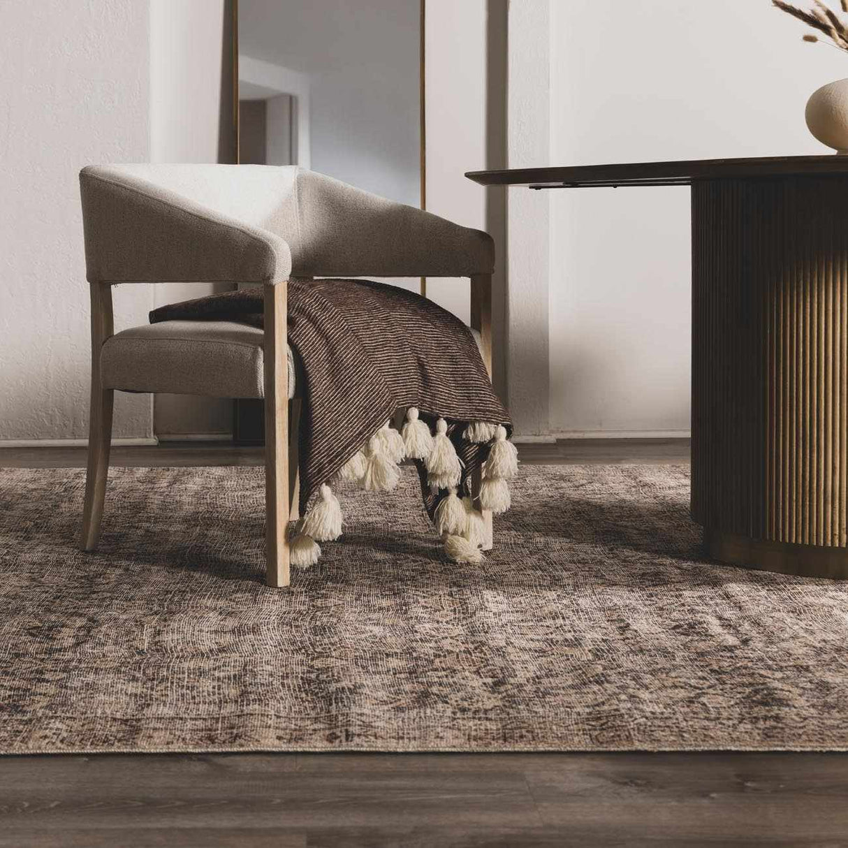 Collins Avenue III Vintage Damask Area Rug
