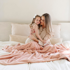 Lush XL Throw Blankets by Saranoni