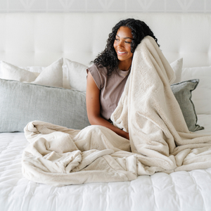 Lush XL Throw Blankets by Saranoni