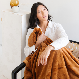 Lush XL Throw Blankets by Saranoni