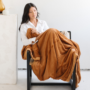 Lush XL Throw Blankets by Saranoni
